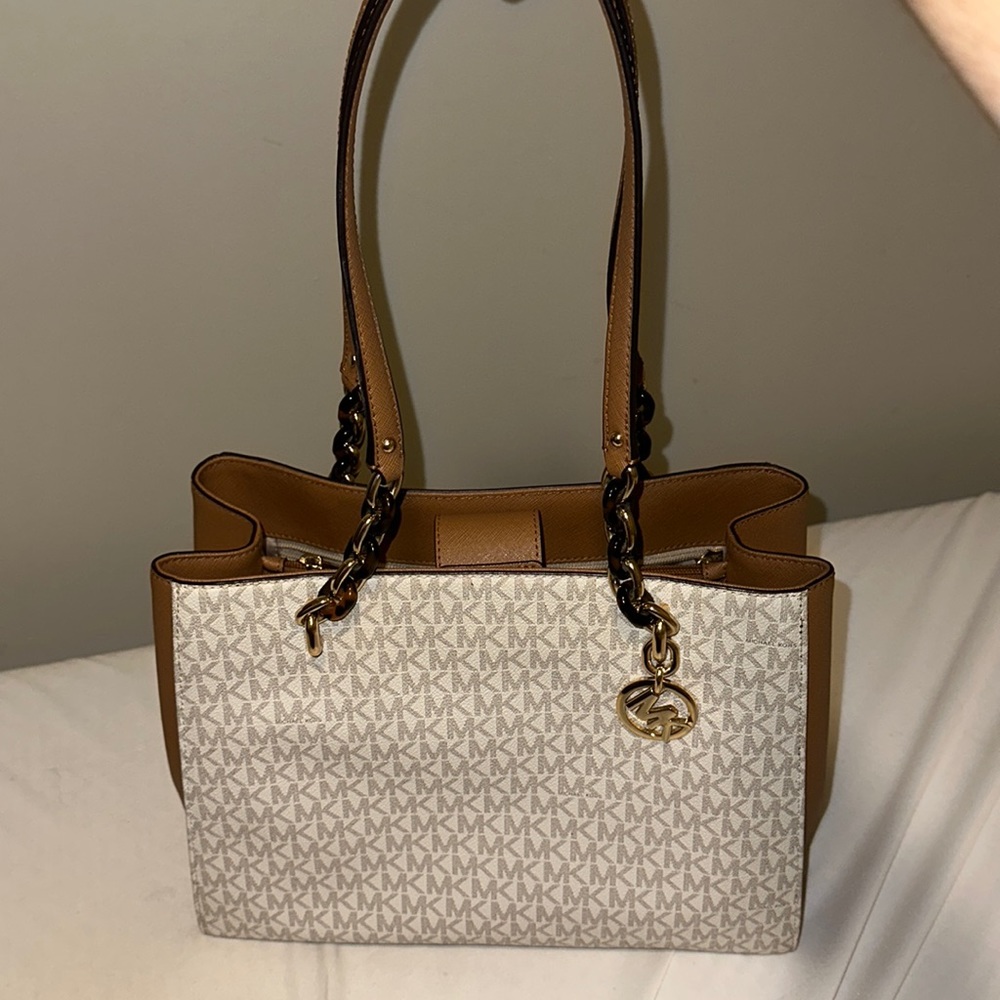 Michael Kors purse and wallet set